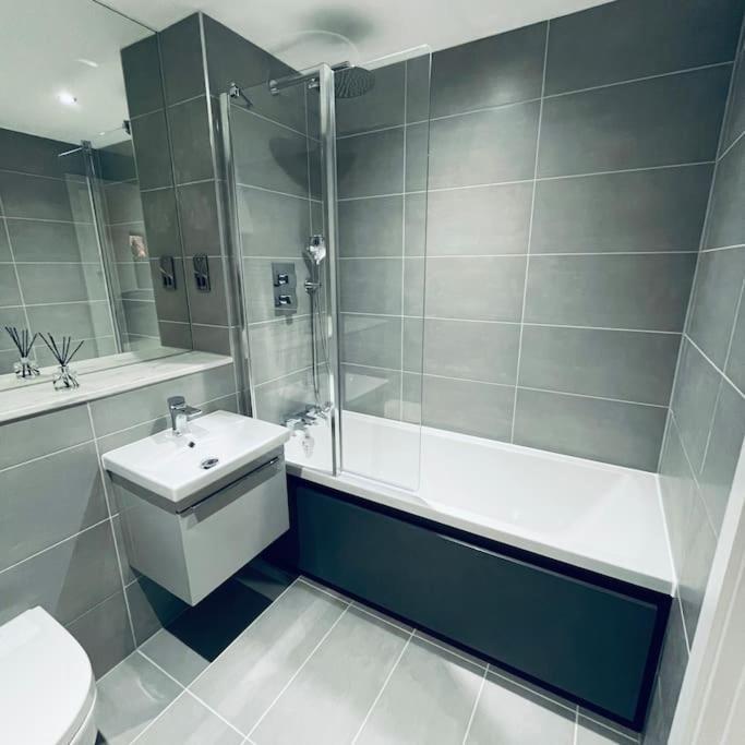 New One Bedroom Luxury Apartment In 索利赫尔 外观 照片