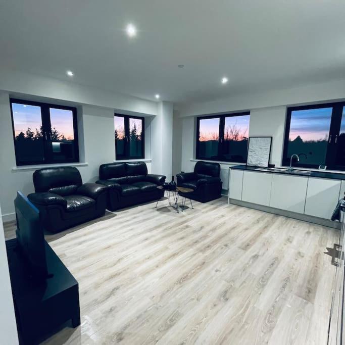 New One Bedroom Luxury Apartment In 索利赫尔 外观 照片