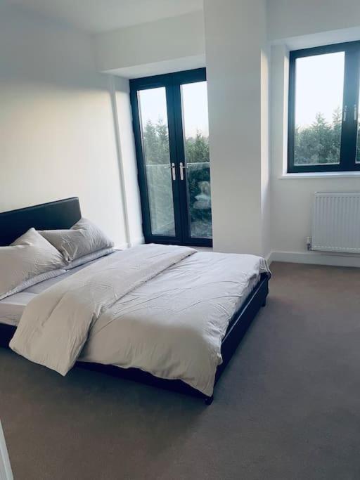 New One Bedroom Luxury Apartment In 索利赫尔 外观 照片