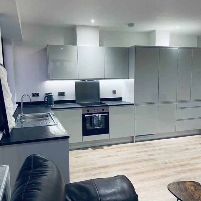 New One Bedroom Luxury Apartment In 索利赫尔 外观 照片