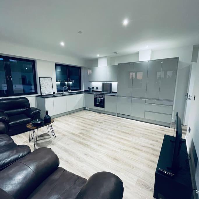 New One Bedroom Luxury Apartment In 索利赫尔 外观 照片
