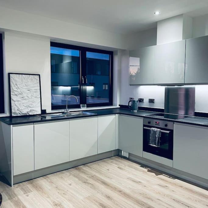 New One Bedroom Luxury Apartment In 索利赫尔 外观 照片